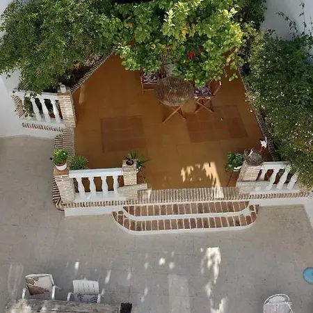 El Patio Del Limonero